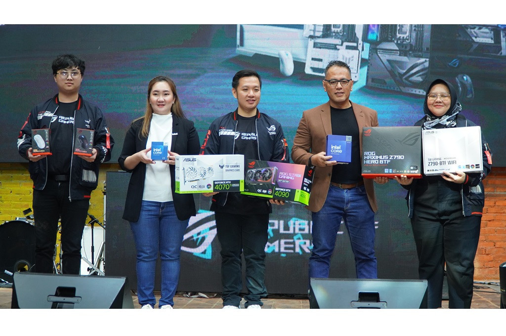Asus ROG resmi meluncurkan produk spesial berupa ekosistem PC bertema Back to the Future.