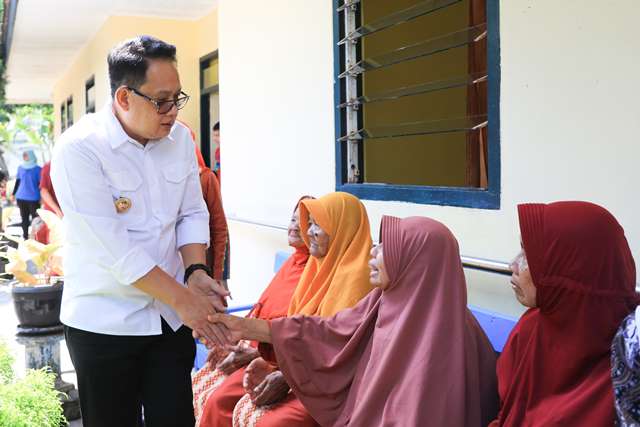 Penurunan Tertinggi Nasional, Jatim Cetak Sejarah Pertama Kali Angka Kemiskinan Tembus 1 Digit