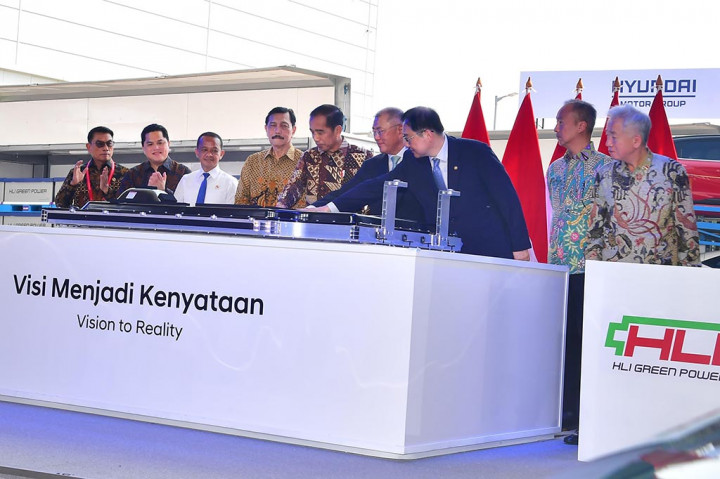 Jokowi Resmikan Ekosistem Kendaraan Listrik dan Pabrik Sel Baterai Listrik Pertama dan Terbesar di Asia Tenggara