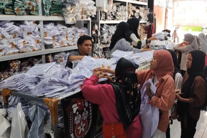 Jelang Tahun Ajaran Baru, Perlengkapan Sekolah Mulai Diburu