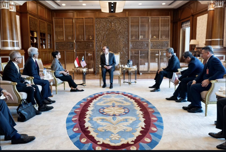 Pertemuan Pemimpin Hingga TKI Dibahas Menlu Retno saat Temui Anwar Ibrahim