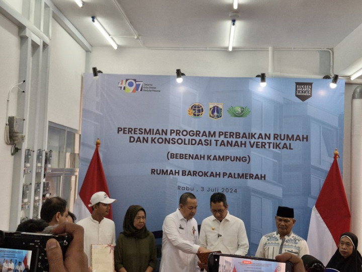 Heru Budi Resmikan Penataan Rumah Vertikal di Palmerah