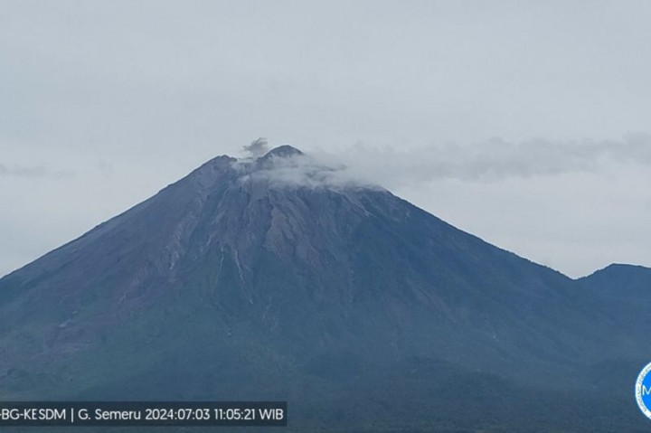 Gunung Semeru 6 Kali Erupsi pada Kamis Pagi