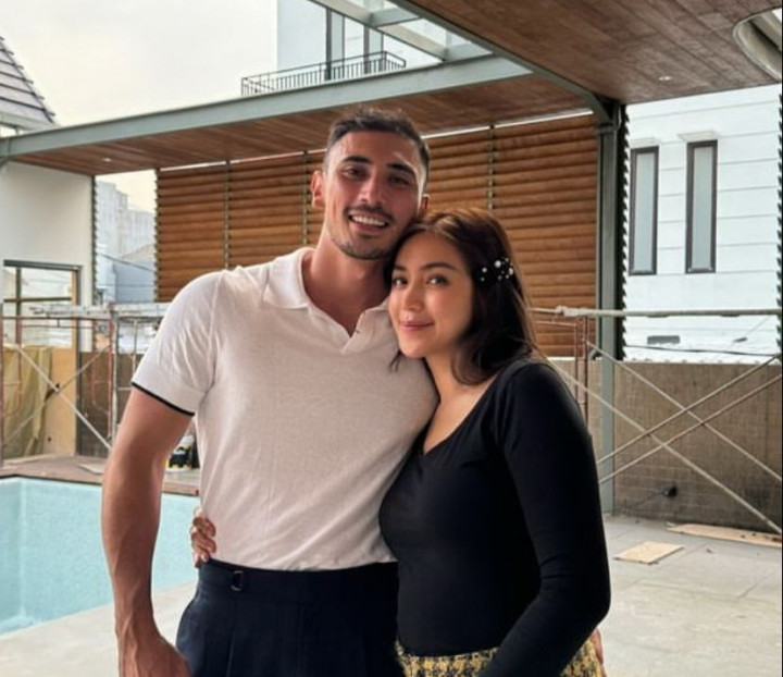 Hamil Anak Ketiga, Jessica Iskandar Pisah Ranjang dengan Vincent Verhaag