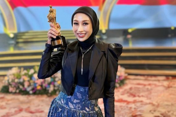 dr. Reza Gladys, Dipl. AAAM (Foto: instagram)