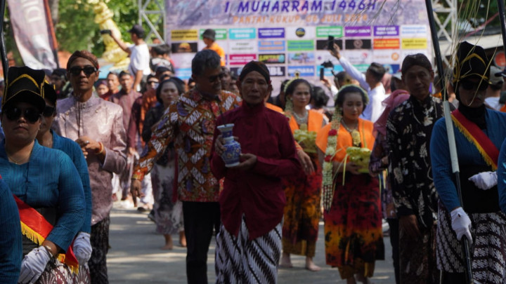 Peringati 1 Muharam, Warga Gunungkidul Gelar Sedekah Laut