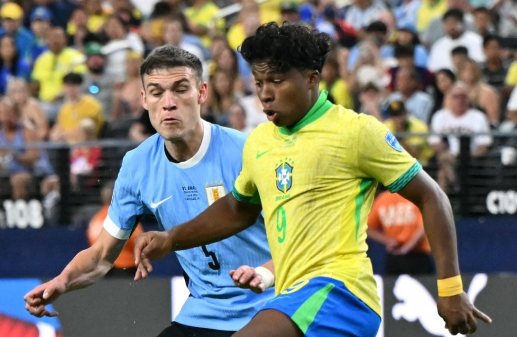 Suasana pertandingan Uruguay vs Brasil (X: @CopaAmerica)