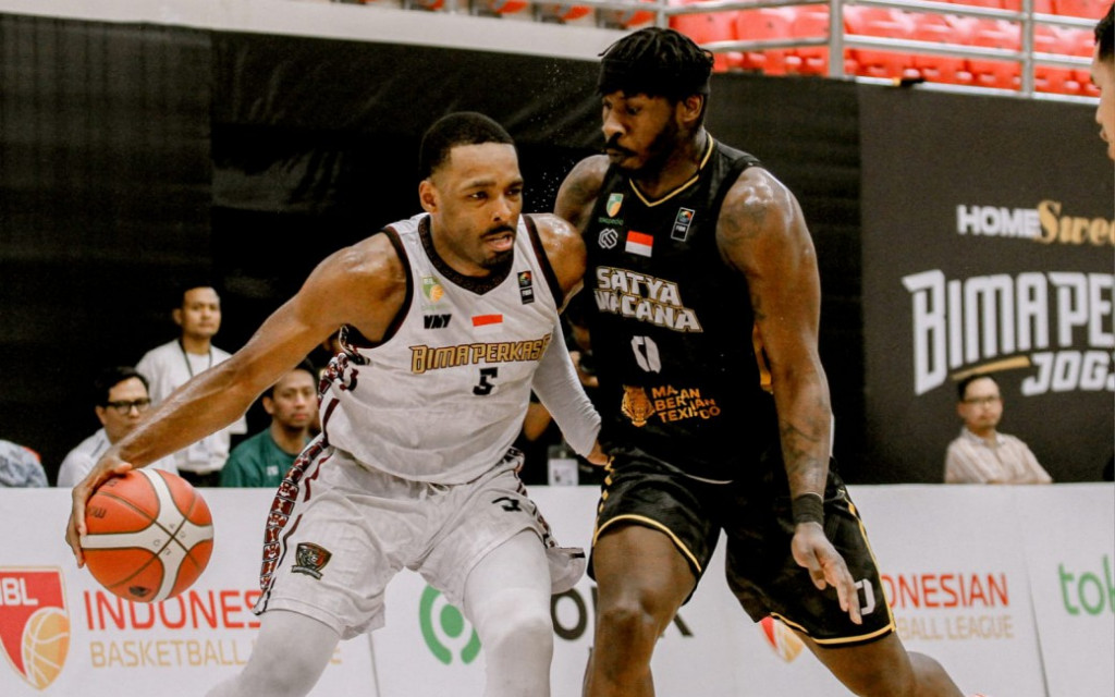 Suasana pertandingan Bima Perkasa Jogja vs Satya Wacana Salatiga (dok. IBL)