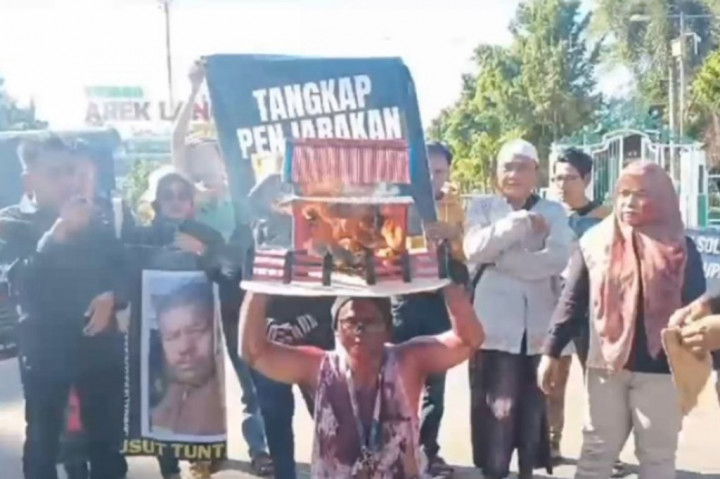 Jurnalis Pamekasan Aksi Tuntut Keadilan atas Meninggalnya Jurnalis Tribrata TV