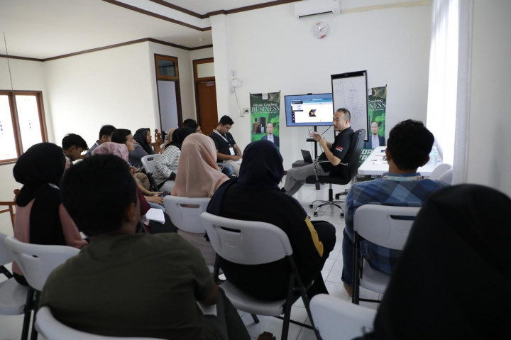 Amanah Dorong Pemuda Kembangkan Bisnis Minyak Nilam