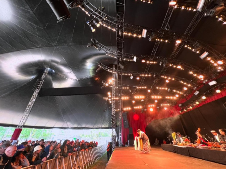 Bangga! Seni Tradisi Tarawangsa Pusaka Sunda Asal Sumedang Tampil di Festival Musik Eropa