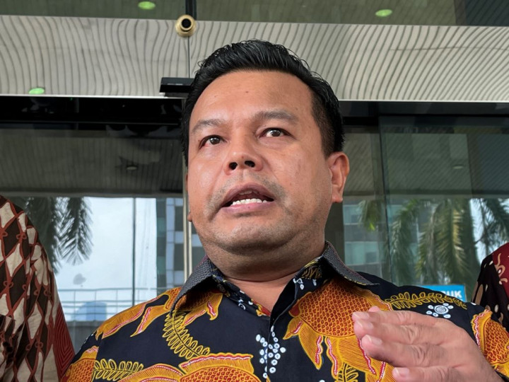 Rumah Tim Hukum PDIP Donni Tri Istiqomah Digeledah KPK, 4 <i>Handphone</i> Disita