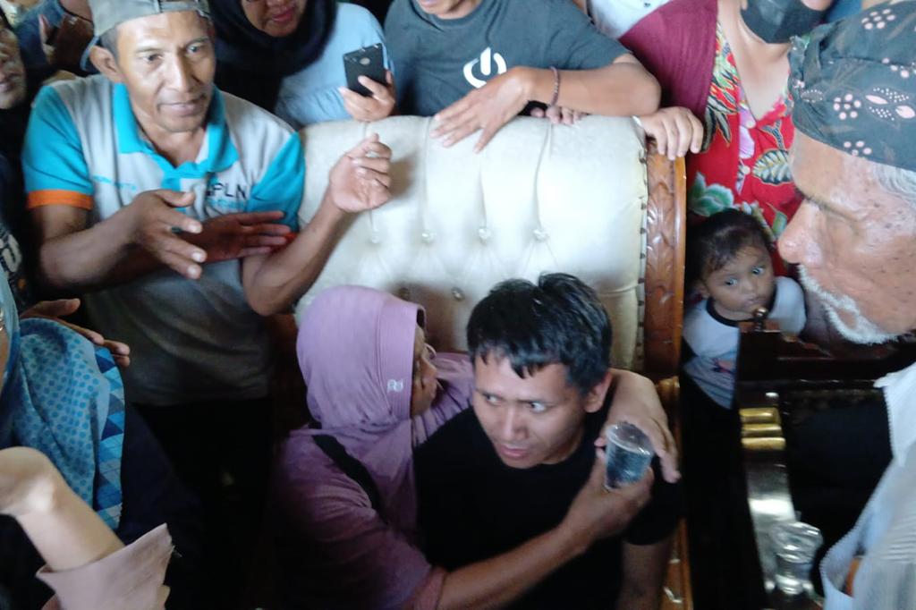 Tiba di Rumah, Pegi Setiawan Disambut Ratusan Warga