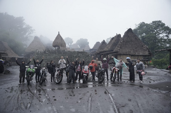 Rekomendasi Destinasi Eksotis di Pulau Flores yang Cocok Buat Motoran