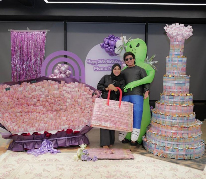 Aurel Ulang Tahun, Atta Halilintar Beri Kejutan Tumpukan Uang