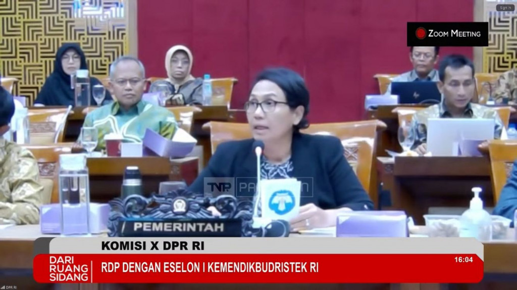 Sekretaris Jenderal Kementerian Pendidikan, Kebudayaan, Riset dan Teknologi (Kemendikbudristek), Suharti. DOK YouTube Komisi X DPR RI