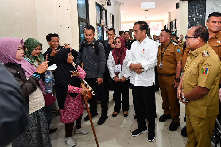 Jokowi Tinjau Fasilitas dan Layanan Kesehatan RSUD Bob Bazar