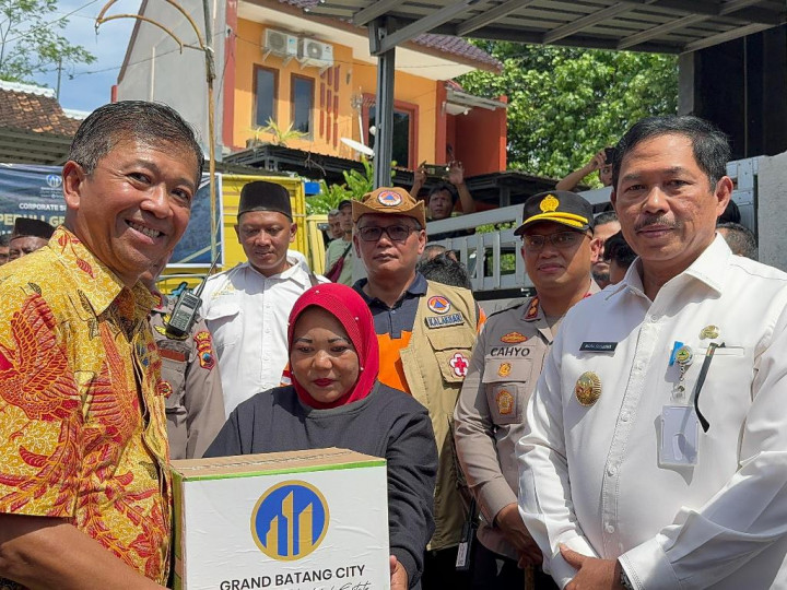 Kawasan Industri Bantu Korban Gempa Batang