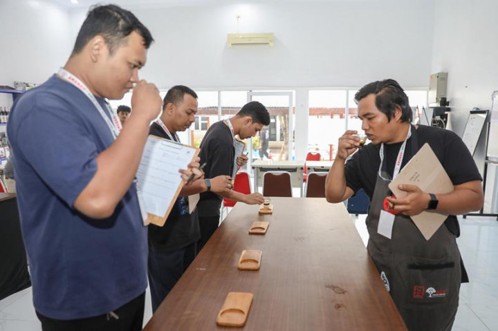 Amanah Wadahi Pemuda Aceh dalam Meracik Kopi