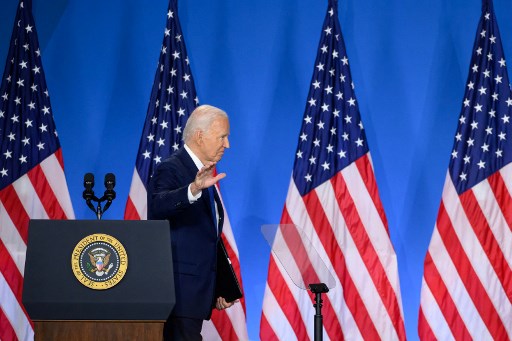 Saat Konpers, Biden Tertukar Sebut Nama Harris dengan Trump
