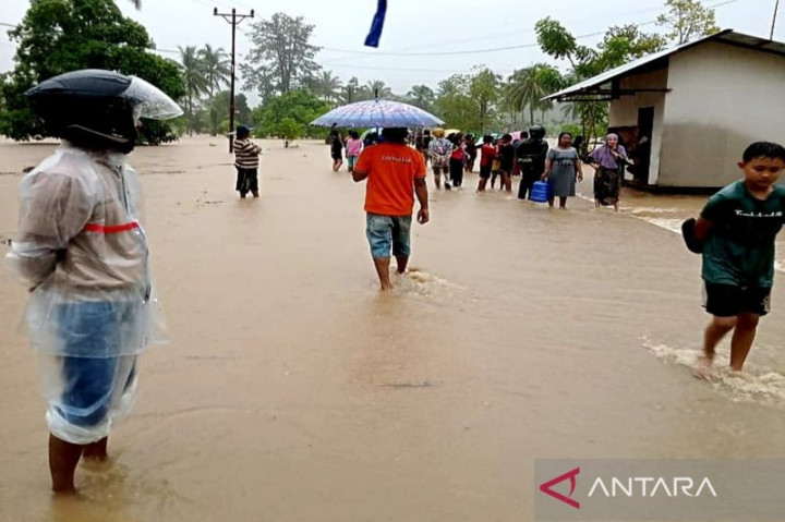 Banjir Tolinggula Gorontalo Utara Kepung Permukiman dan Kebun Warga