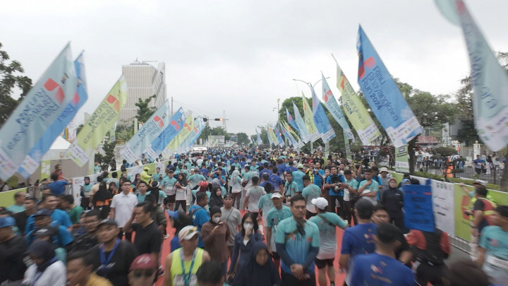 Puluhan Ribu Masyarakat Memeriahkan Riau Bhayangkara Run 2024