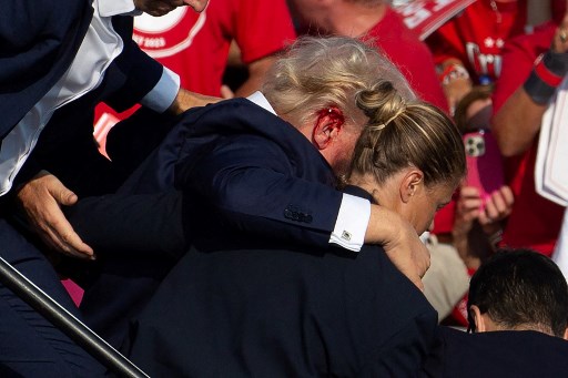 Usai Percobaan Pembunuhan, Trump Siap Lanjutkan Kampanye ke Milwaukee