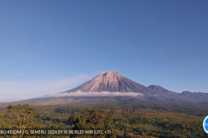 Erupsi, Awan Panas, hingga Guguran Lava Masih Terjadi di Gunung Semeru