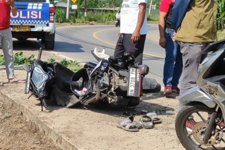 Dua Santri Tewas usai Tabrak Truk Tangki Pertamina