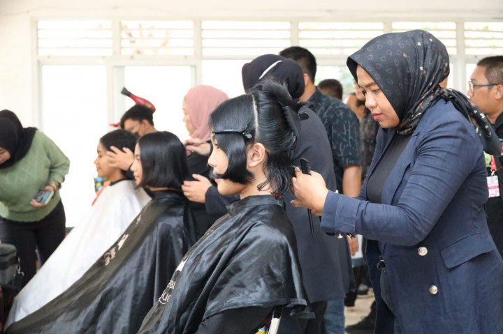 76 Paskibraka Tingkat Pusat Jalani Prosesi Potong Rambut