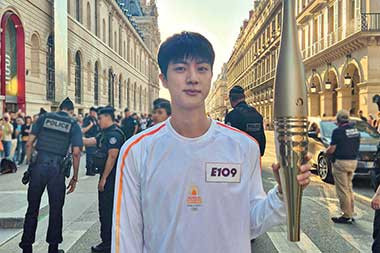 Bawa Obor Olimpiade Paris 2024, Jin BTS: Saya Sangat Gugup