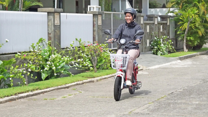 8 Tips Mengendarai Sepeda Listrik agar Tetap Aman dan Nyaman
