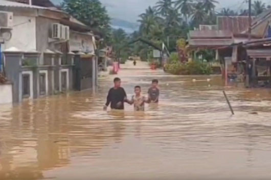 Banjir Bercampur Lumpur Rendam 5 Kecamatan di Luwu