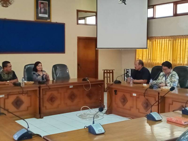 Perwakilan LPSK NTT mengunjungi mitra kerja di Pulau Dewata dalam rangka membangun sinergi.