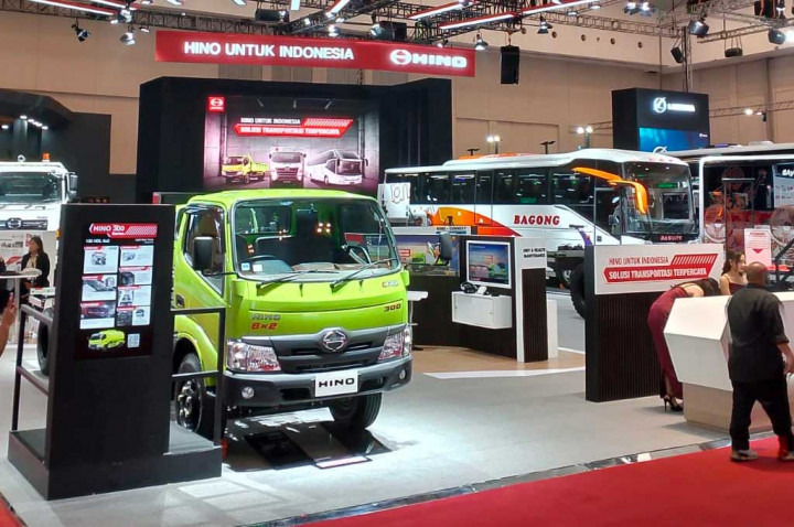 Coba Ketatkan Segmen Light Duty Truck, Hino Boyong 6x2 Pertama di GIIAS 2024