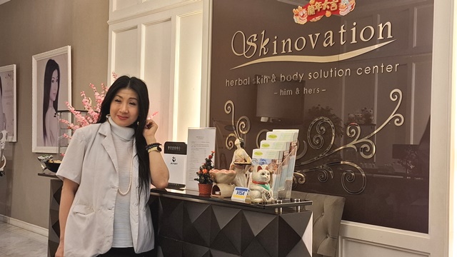 Bubble oxy merupakan membersihkan wajah dengan menggunakan bubble. Unik, kamu wajib coba! (Foto: Dok. Medcom.id/Aulia Putriningtias)