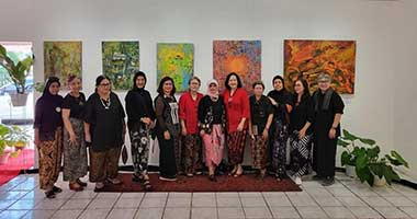 Kelompok 17 Angkat Isu Pentingnya Menjaga Generasi Penerus lewat Lukisan dan Fotografi