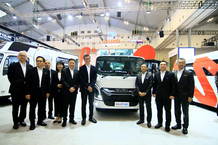 Truk Listrik & 'Power Bank' Berjalan Isuzu di GIIAS 2024