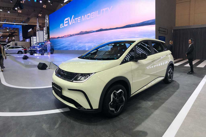 BYD Agresif, Versi Murah Dolphin dan Atto 3 Nongol di GIIAS 2024