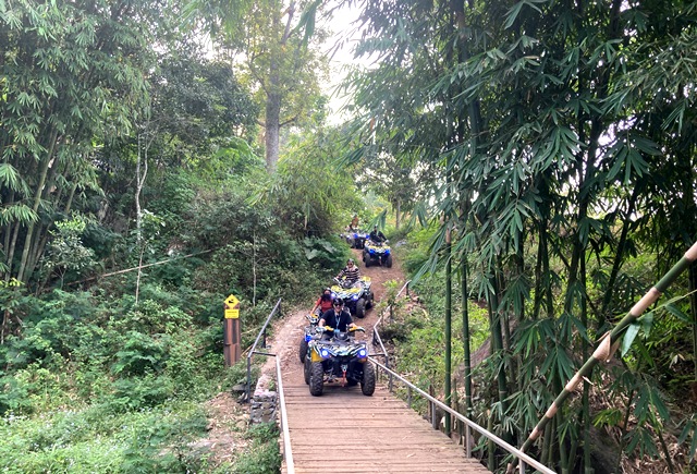 Keren! ATV Off-Road Sekitar Kaki Gunung Arjuna di The Grand Taman Safari Prigen