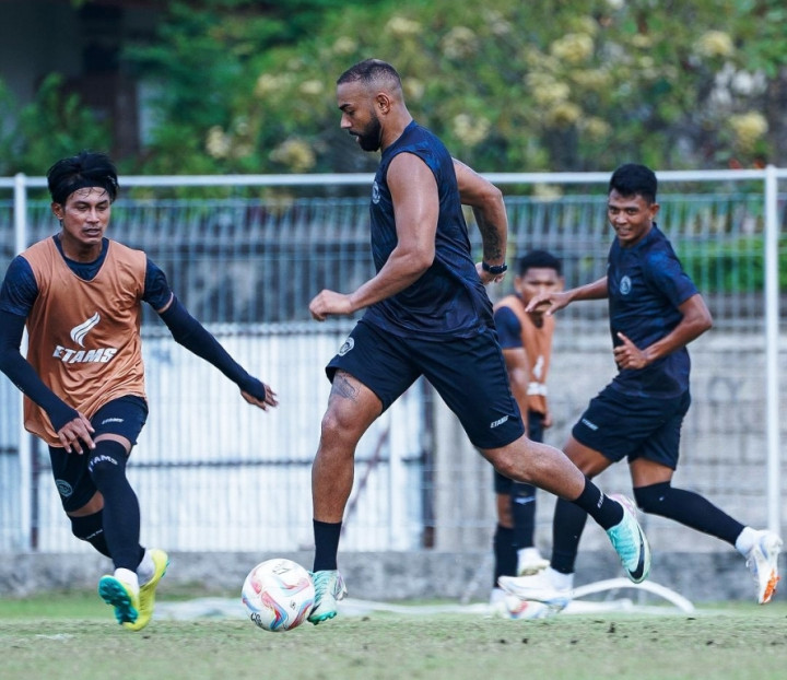 Arema FC Kontrak Eks Striker Madura United Berdurasi Setahun