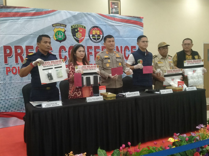 Upaya Penyelundupan 125 Ribu Benih Bening Senilai Rp5,7 Miliar Digagalkan