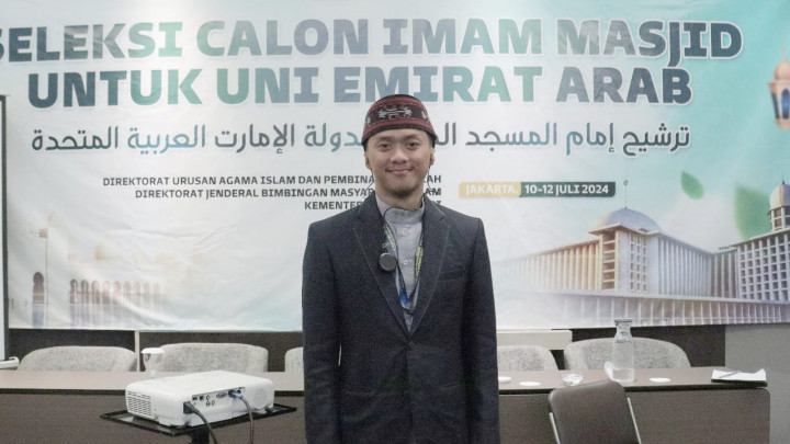 Meski Punya Keterbatasan Pendengaran, Amrozy Lulus Seleksi Imam Masjid UEA 2024