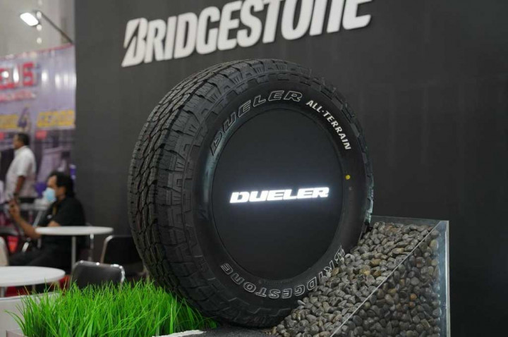 Inovasi Ban Terbaru dan Aktivitas e-Motorsports ala Bridgestone di GIIAS 2024