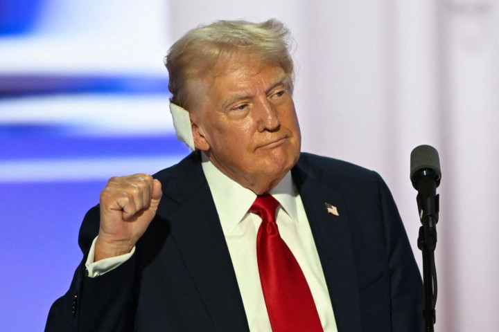 Berbicara dengan Zelensky, Trump Berjanji Akhiri Perang Rusia-Ukraina