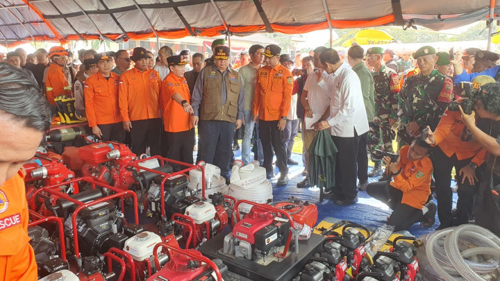 Airlangga Cek Alat dan Kesiapan Penanganan Karhutla di Sumsel