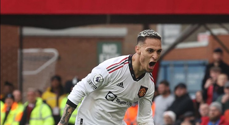 Agen Pastikan Antony Bertahan di MU