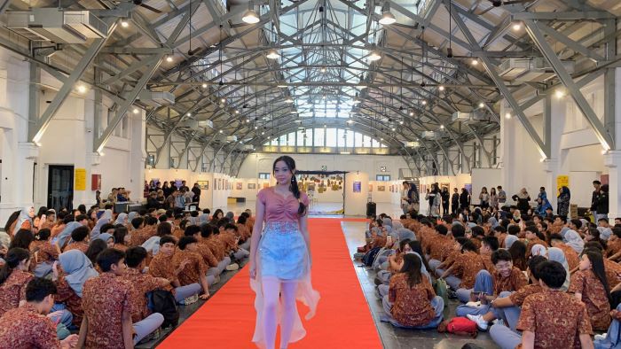 48 Karya Seni Siswa SMA Labschool Jakarta Terjual di Pameran 'Lautan Bintang'