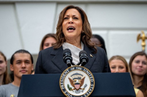 Resmi Jadi Capres Pengganti, Kamala Harris Puji Biden dalam Pidato Perdana