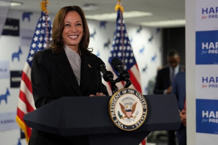 Kamala Harris Langsung Tancap Gas, Serang Trump di Kampanye Perdana